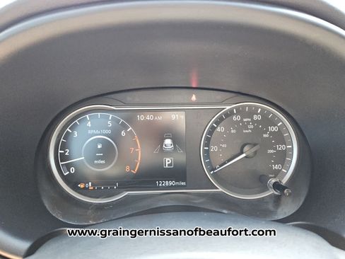 Used 2019 Nissan Kicks SR w/ Exterior Electronics Package FWD image 14
