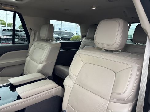 Used 2023 Lincoln Navigator Reserve AWD/4WD image 26