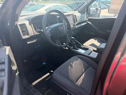 Used 2024 Nissan Frontier S RWD image 12