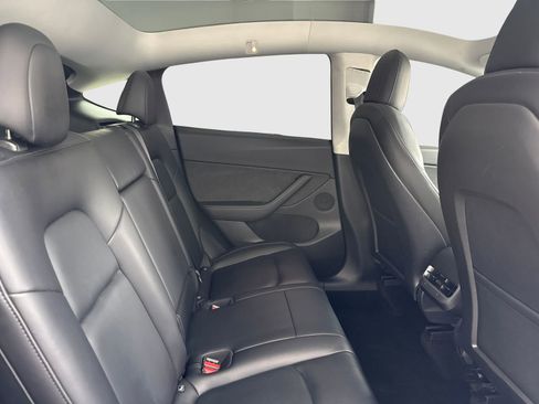 Used 2021 Tesla Model Y Long Range AWD/4WD image 41