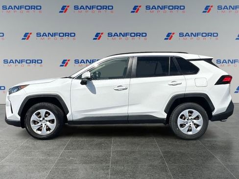 Used 2019 Toyota RAV4 LE w/ Carpet Mat Package AWD/4WD image 2