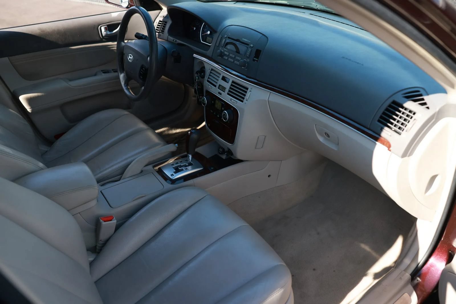 Used 2006 Hyundai Sonata LX FWD image 25