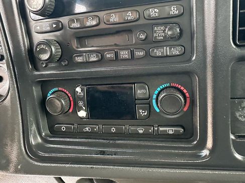 Used 2004 GMC Sierra 1500 SLE w/ Light Duty Power Package image 38