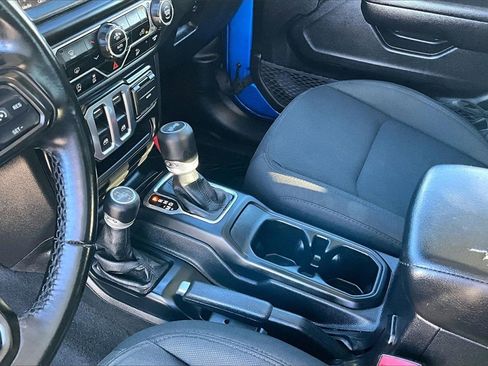 Used 2021 Jeep Wrangler Willys image 16