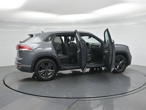 Used 2021 Volkswagen Atlas Cross Sport SE image 4