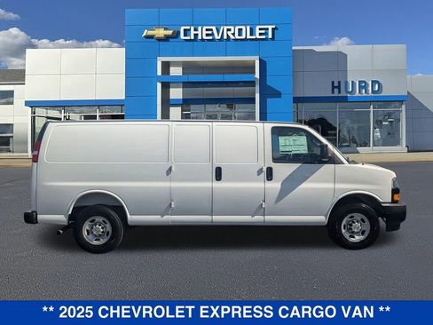 New 2025 Chevrolet Express 3500 Extended image 3
