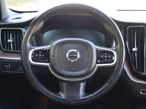 Used 2019 Volvo XC60 T5 Inscription w/ Protection Package AWD/4WD image 18