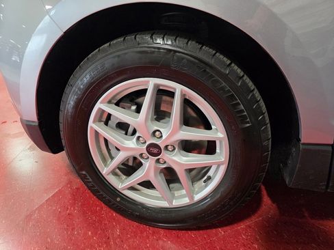 Used 2024 Ford Edge SEL w/ Convenience Package image 10