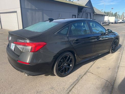 Used 2023 Honda Civic Sport image 4
