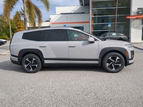 New 2026 Hyundai Ioniq 9 SE image 7