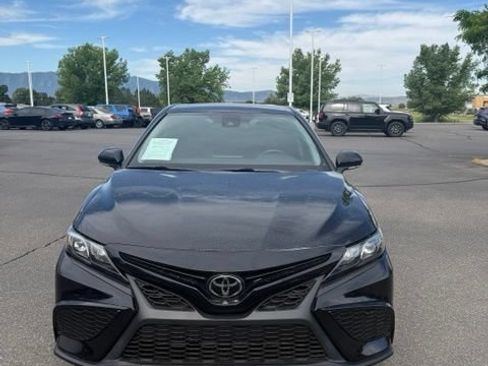 Used 2024 Toyota Camry SE FWD image 3