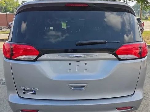 Used 2021 Chrysler Voyager Lxi FWD image 7