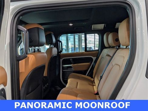 Used 2024 Land Rover Defender 110 S image 4