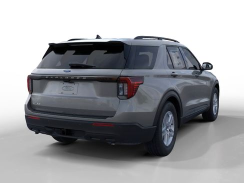 New 2026 Ford Explorer Active RWD image 8