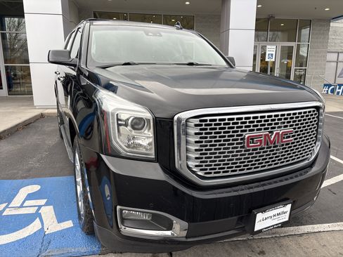 Used 2016 GMC Yukon Denali w/ Open Road Package image 8