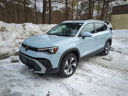 New 2026 Volkswagen Taos SE image 7