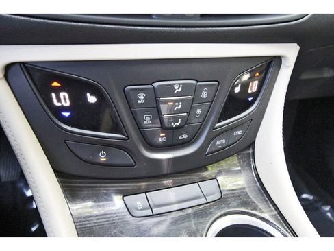 Used 2020 Buick Envision Premium AWD/4WD image 23