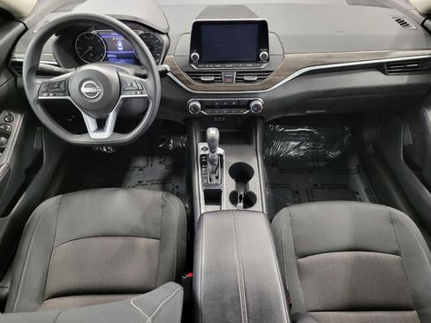 Used 2025 Nissan Altima 2.5 SV FWD image 6