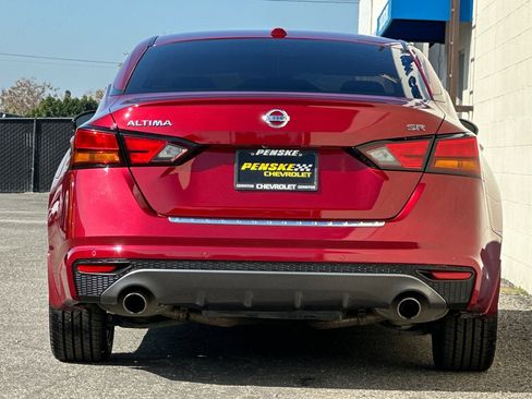 Used 2021 Nissan Altima 2.5 SR w/ SR Premium Package image 5