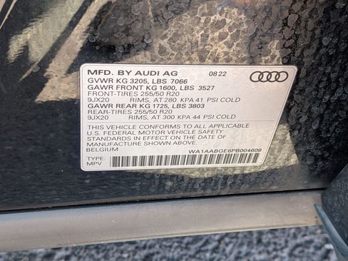 Used 2023 Audi e-tron Premium AWD/4WD image 29