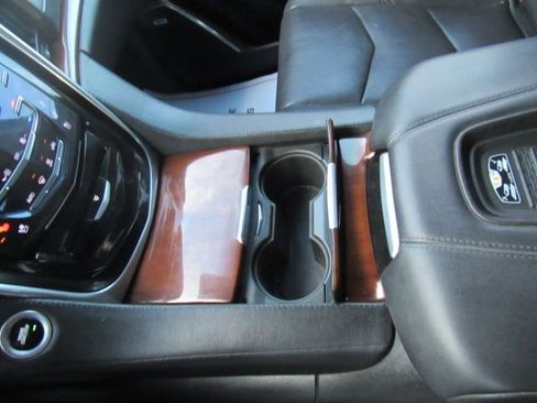 Used 2019 Cadillac Escalade ESV Luxury image 26