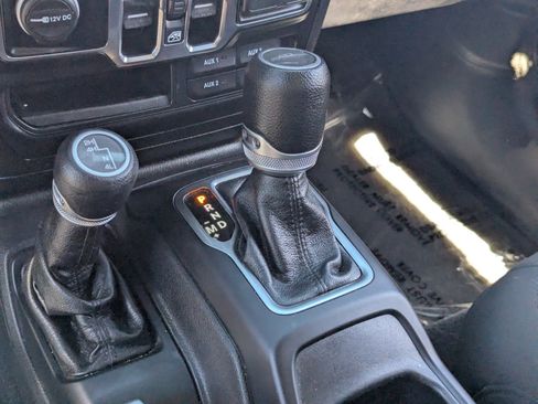 Used 2022 Jeep Gladiator Sport AWD/4WD image 23