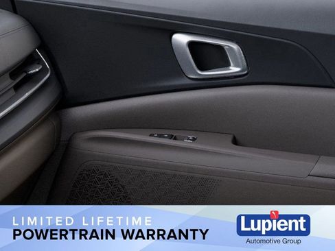 New 2026 Kia Carnival EX image 32