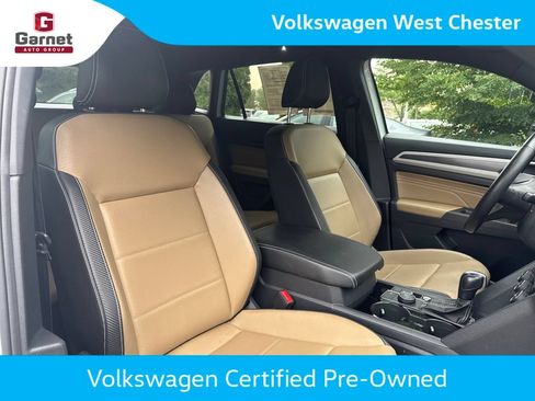 Certified 2023 Volkswagen Atlas Cross Sport SEL R-Line AWD/4WD image 32