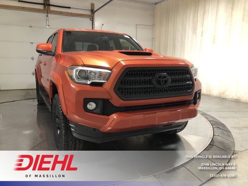 Used 2017 Toyota Tacoma TRD Sport w/ Tow Package (A/T) image 1