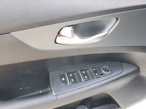 Used 2020 Kia Forte LXS image 17