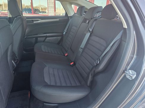 Used 2020 Ford Fusion SE image 8