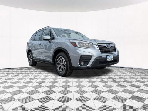 Used 2021 Subaru Forester Premium image 13