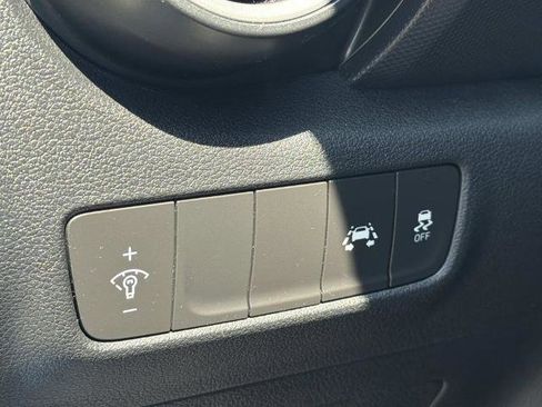 Used 2019 Hyundai Kona SE FWD image 22