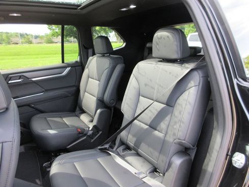 New 2027 GMC Acadia Elevation w/ Black Edition FWD image 11