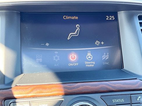 Used 2020 Nissan Pathfinder Platinum image 16