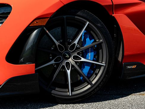 Used 2021 McLaren 765LT image 12