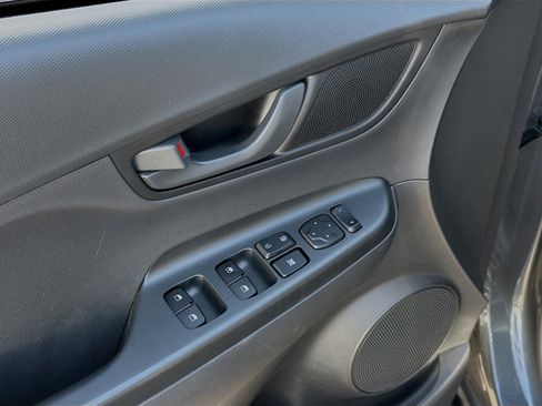 Used 2021 Hyundai Kona SE image 21