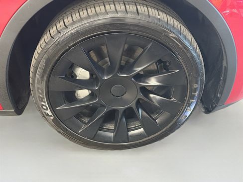 Used 2023 Tesla Model Y Long Range AWD/4WD image 11