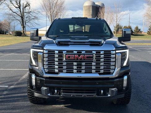 Used 2025 GMC Sierra 2500 Denali image 3