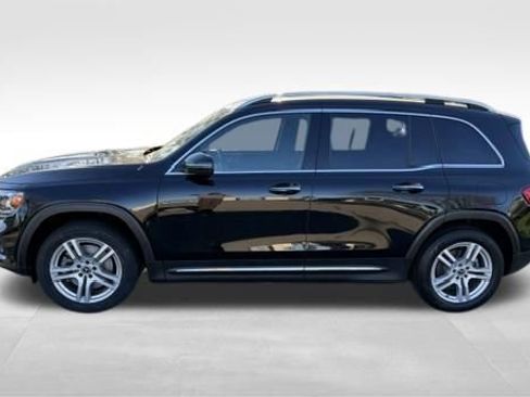 Used 2022 Mercedes-Benz GLB 250 4MATIC w/ Premium Package Lite image 10