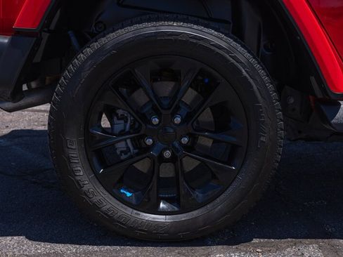 Used 2022 Jeep Wrangler Unlimited Sahara w/ Cold Weather Group image 26