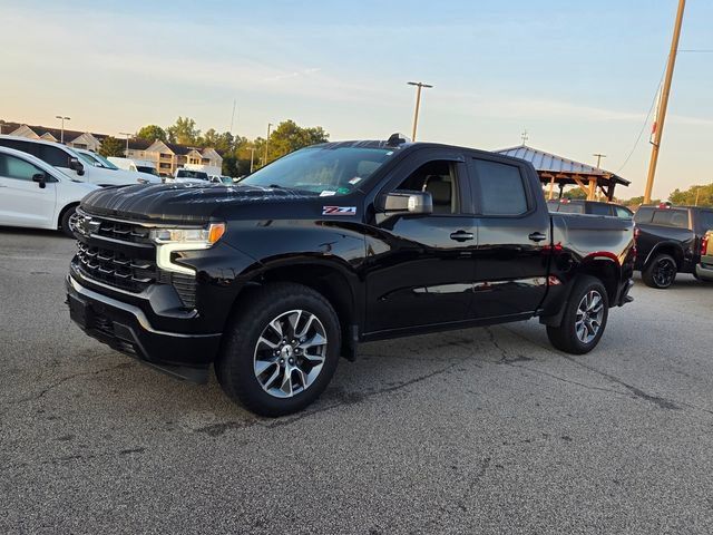 Used 2025 Chevrolet Silverado 1500 RST AWD/4WD image 3