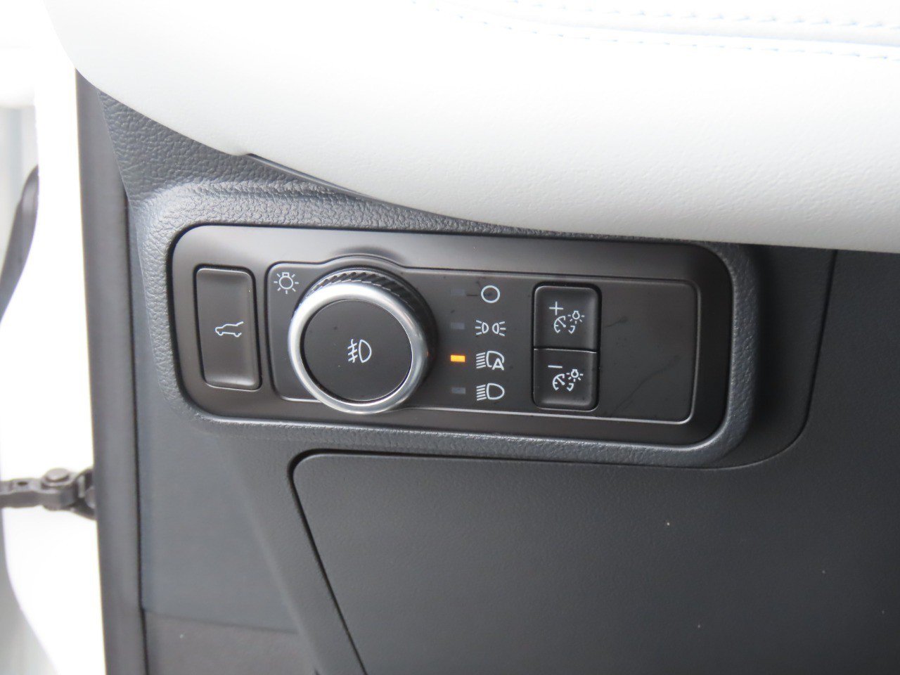Certified 2025 Ford Explorer Platinum w/ Ultimate Package RWD image 26