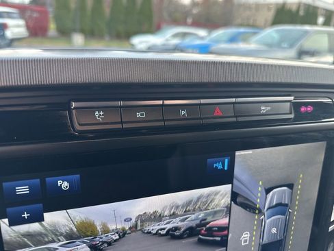 Certified 2023 Ford F150 Platinum w/ Equipment Group 701A High image 28