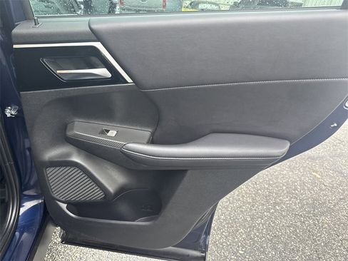 Used 2023 Mitsubishi Outlander SE image 16