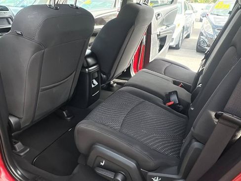 Used 2018 Dodge Journey SE FWD image 25