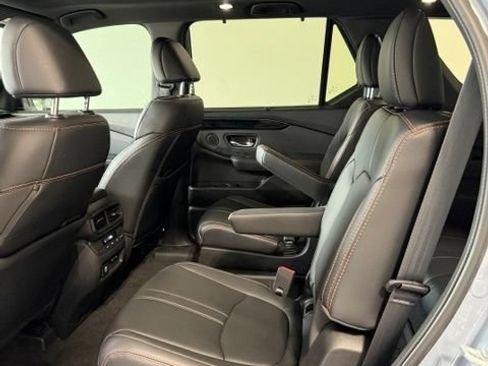Certified 2024 Honda Pilot TrailSport image 8