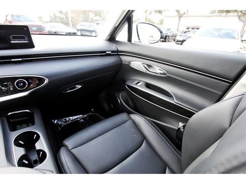 Used 2022 Genesis GV70 2.5T image 9