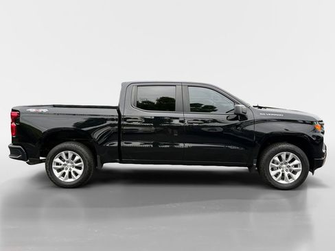Used 2023 Chevrolet Silverado 1500 Custom AWD/4WD image 3