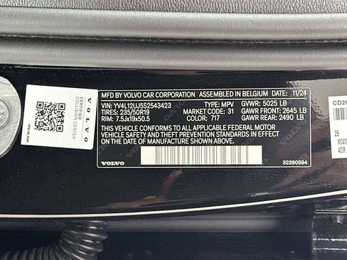 Used 2025 Volvo XC40 B5 Core w/ Protection Package Premier image 31